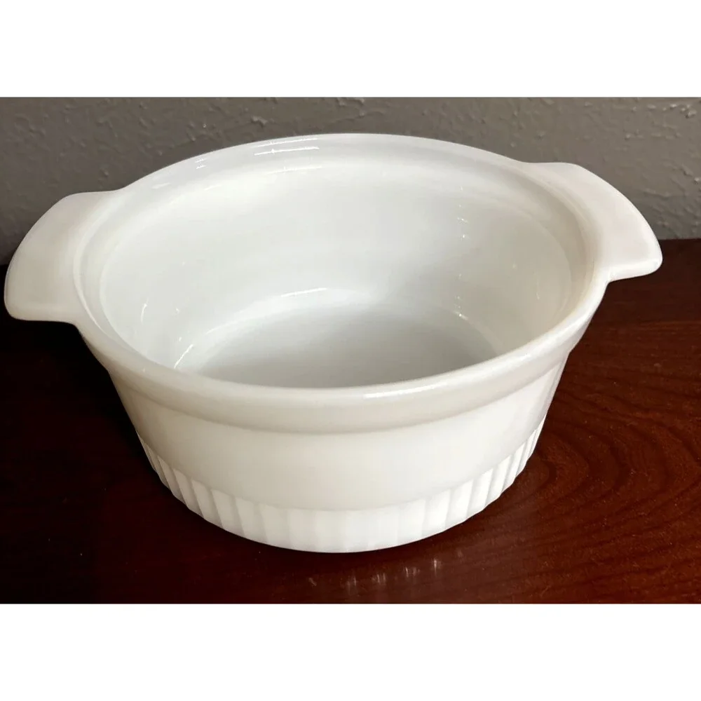 Anchor Hocking #1436 Milk Glass Fire King 1 Qt Handled Casserole Dish USA